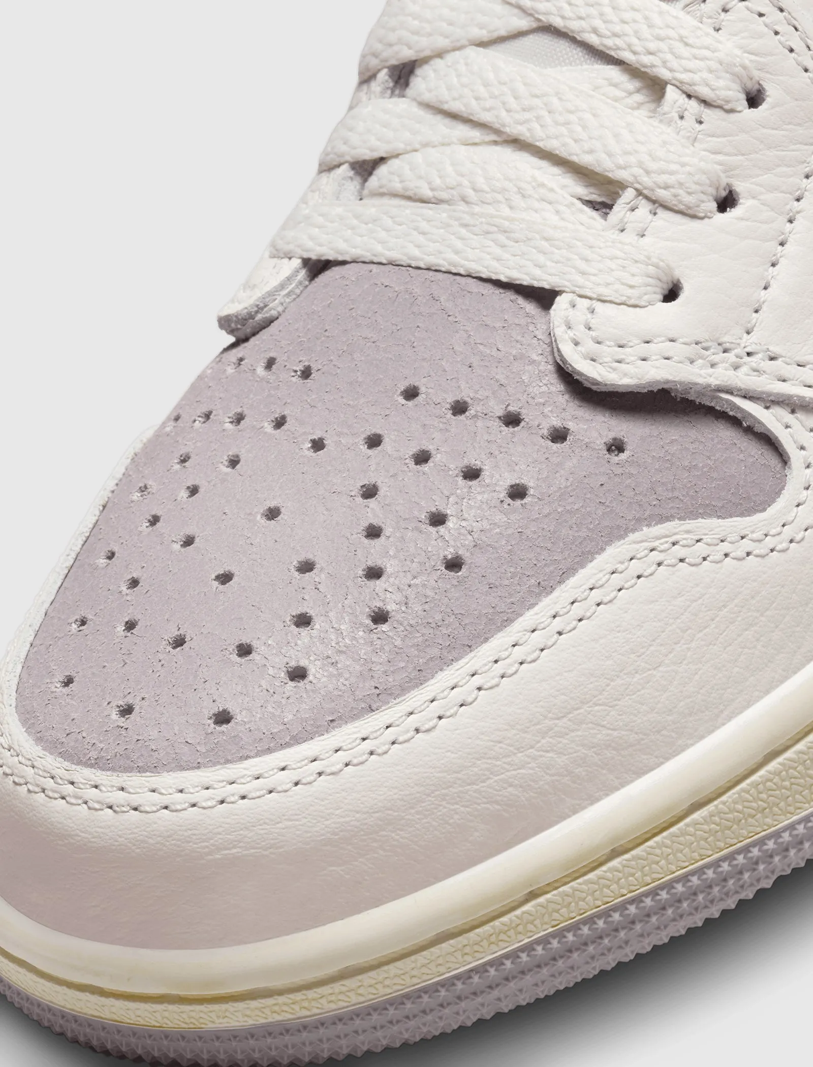 AIR JORDAN 1 LOW OG "ATMOSPHERE GREY"