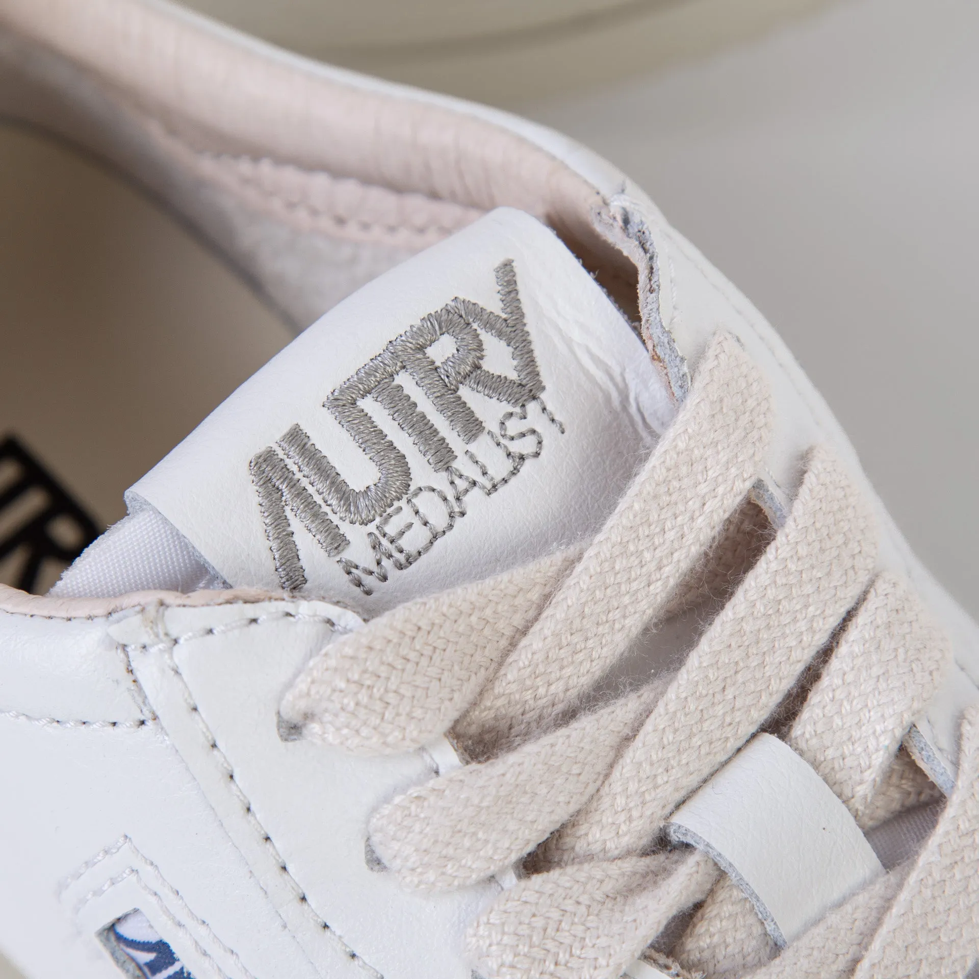 AUTRY SNEAKERS MEDALIST AULW-LS 37
