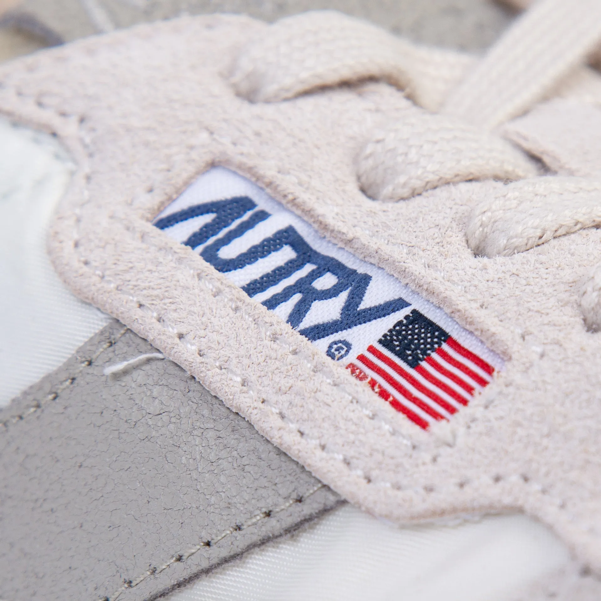 AUTRY SNEAKERS REELWIND WWLM-NC 04