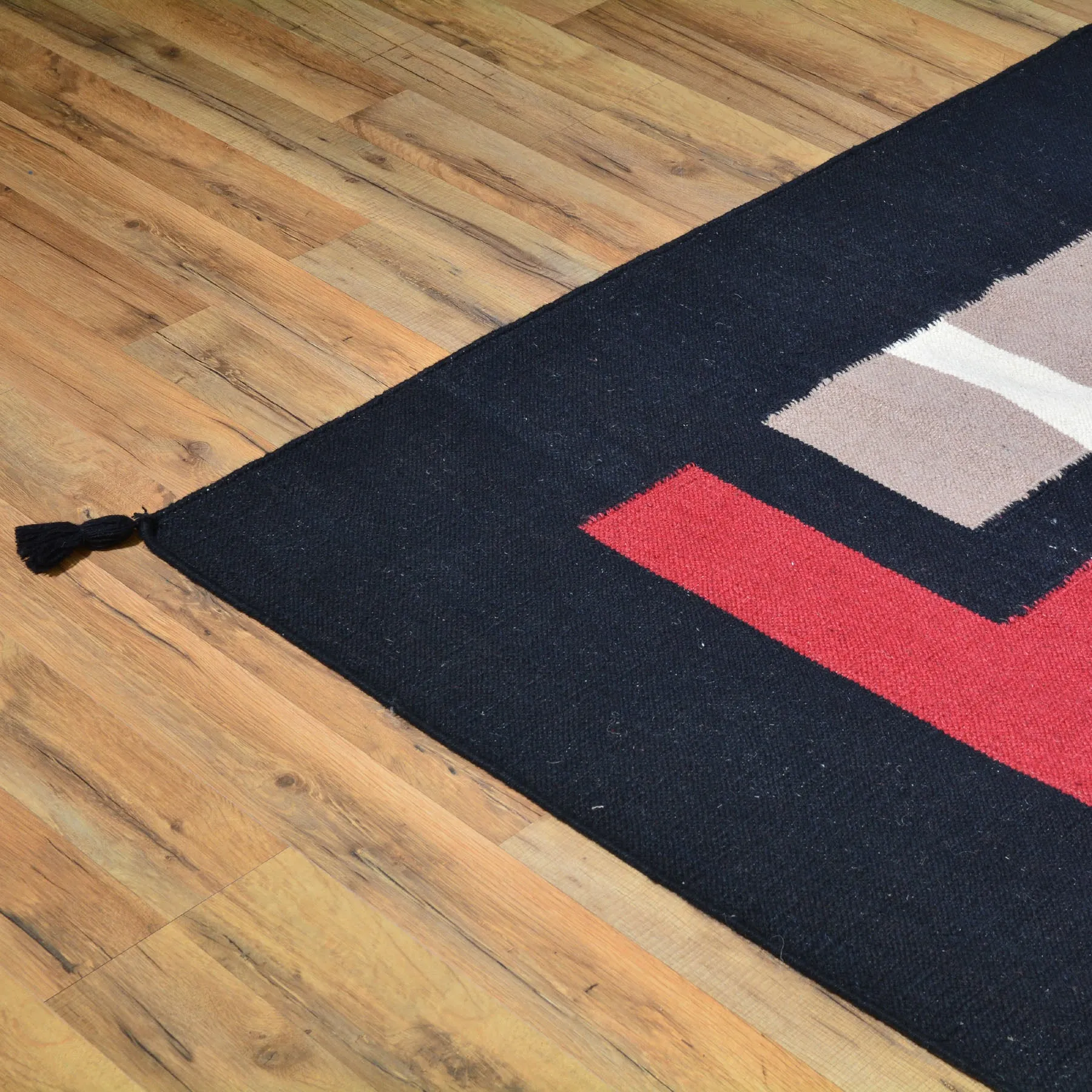 Hand-Woven Navajo Style Southwestern Design Rug (Size 12.2 X 14.7) Cwral-7632