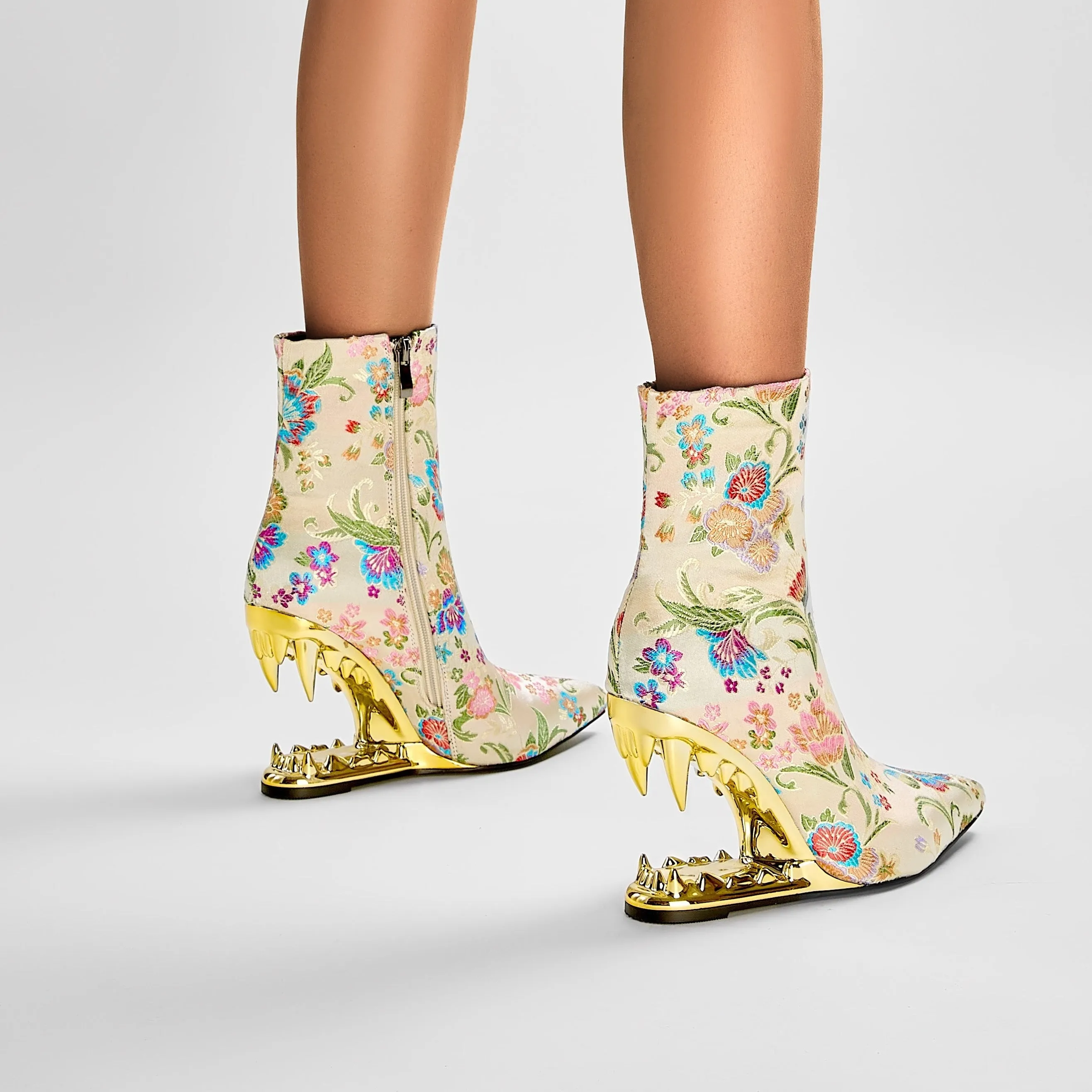 VougeVamp Elegant Floral Embroidered Ankle Boots – Pointed Toe High Heel Zip-Up Booties
