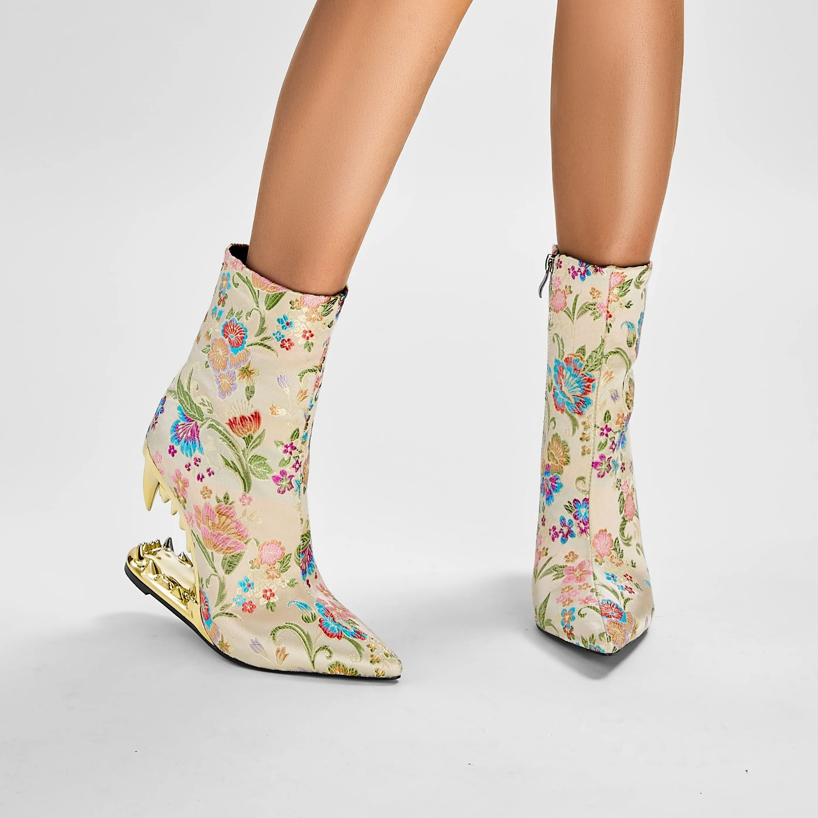 VougeVamp Elegant Floral Embroidered Ankle Boots – Pointed Toe High Heel Zip-Up Booties