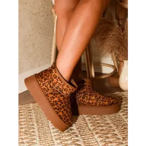 WiLDDiVA Thermal Furry Leopard Platform Booties