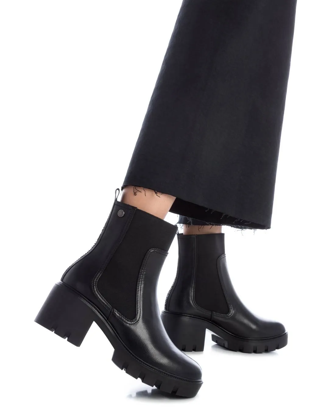 Women's Chelsea Booties By XTI 142984