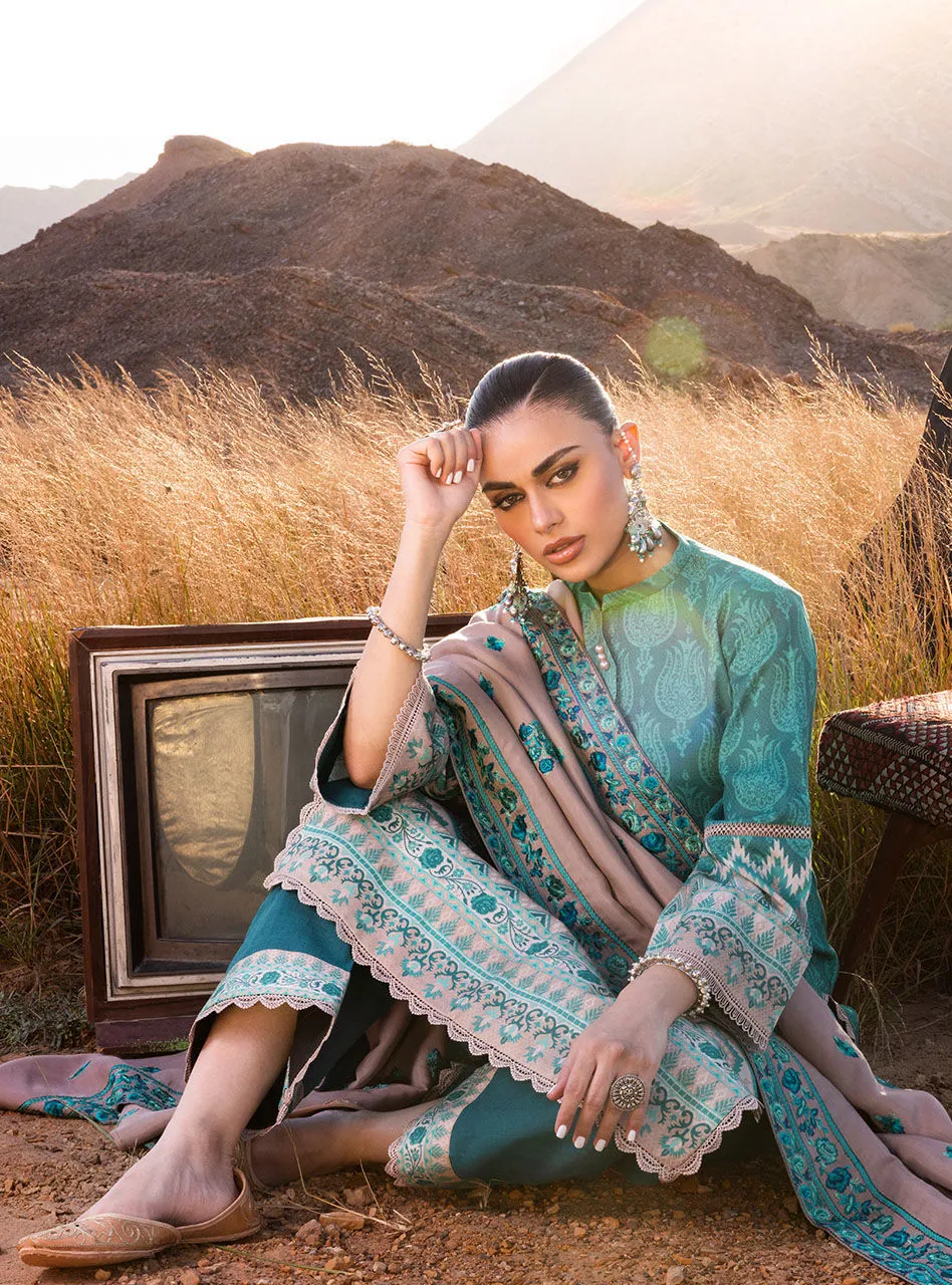 Zainab Chottani | Winter Shawl 2022 | PARSA